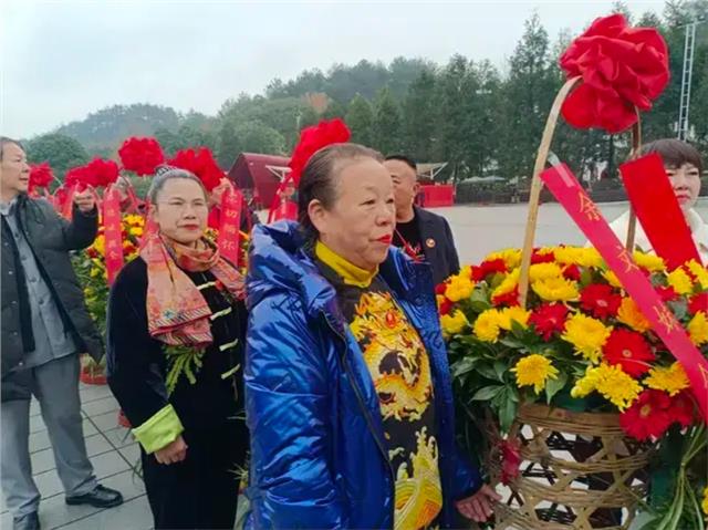 余文妹出席韶山纪念人民领袖毛泽东130周年诞辰活动