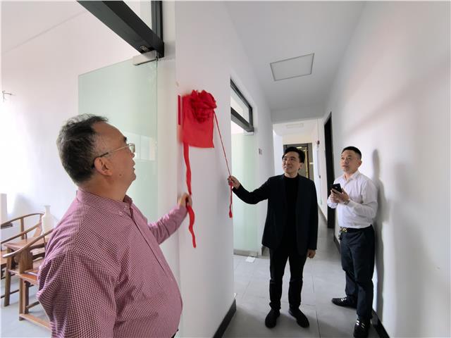 北京画家王林入驻百年瓷业学堂大师工作室