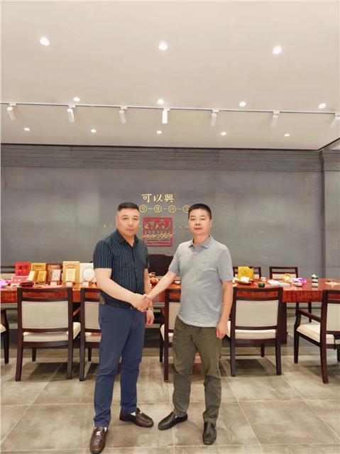 中国经贸杂志社副主编郝江华到勐海可以兴茶叶有限公司开展调研工作